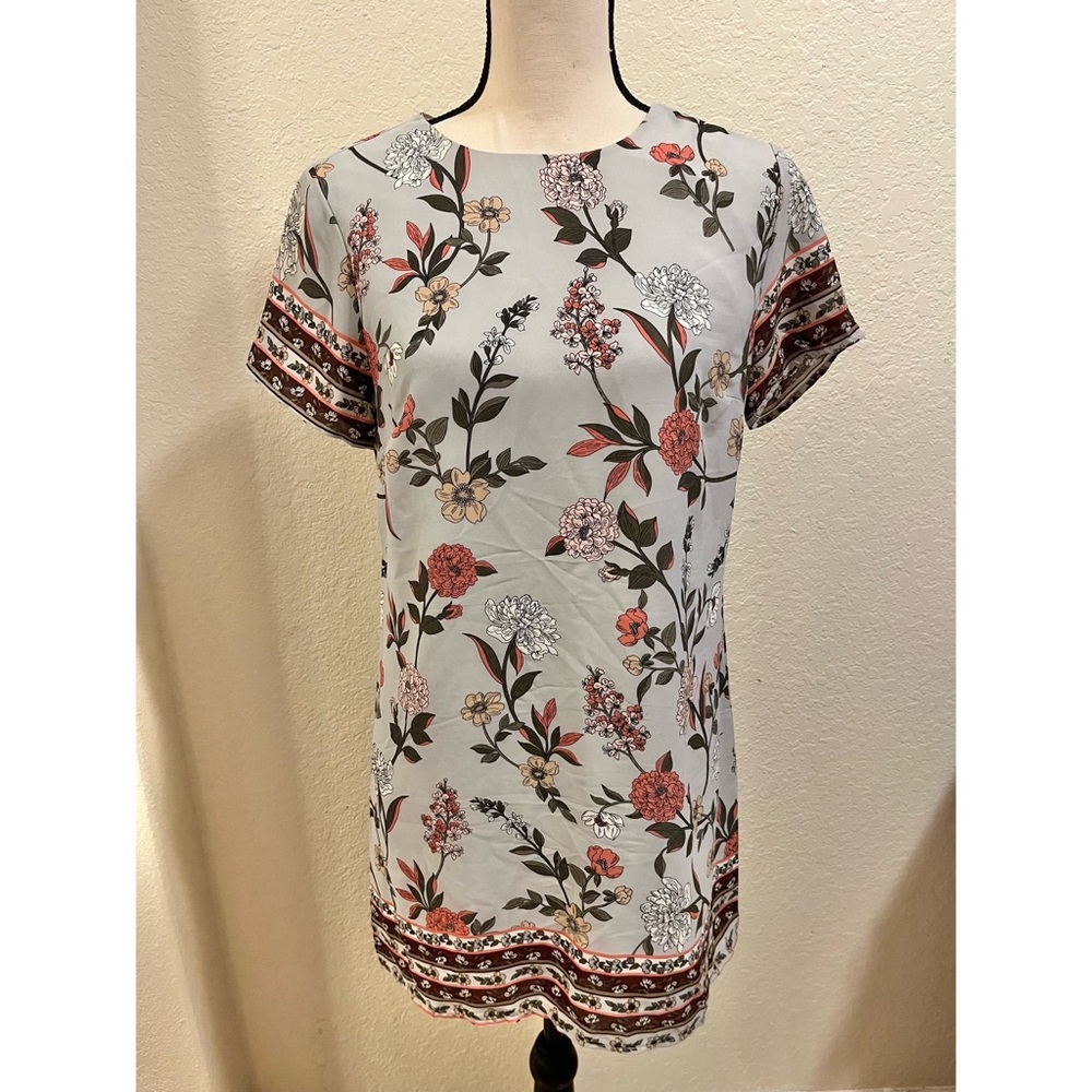 Gray ladies dress with flowers by lulus